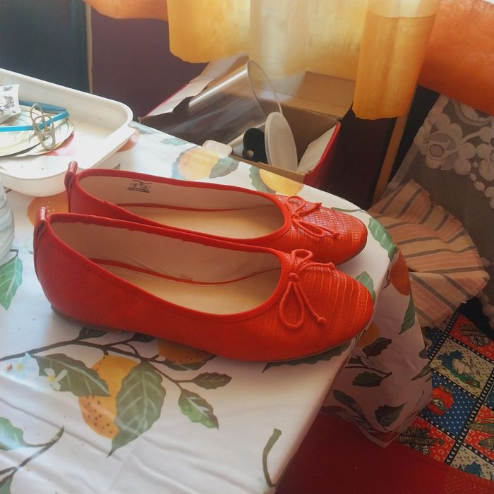 Гарні туфельки на дівчинку