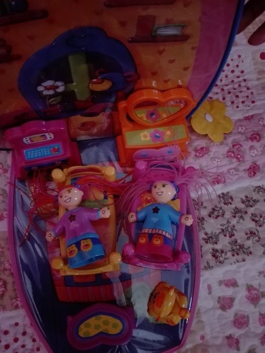 Vendo mochila com bonecas