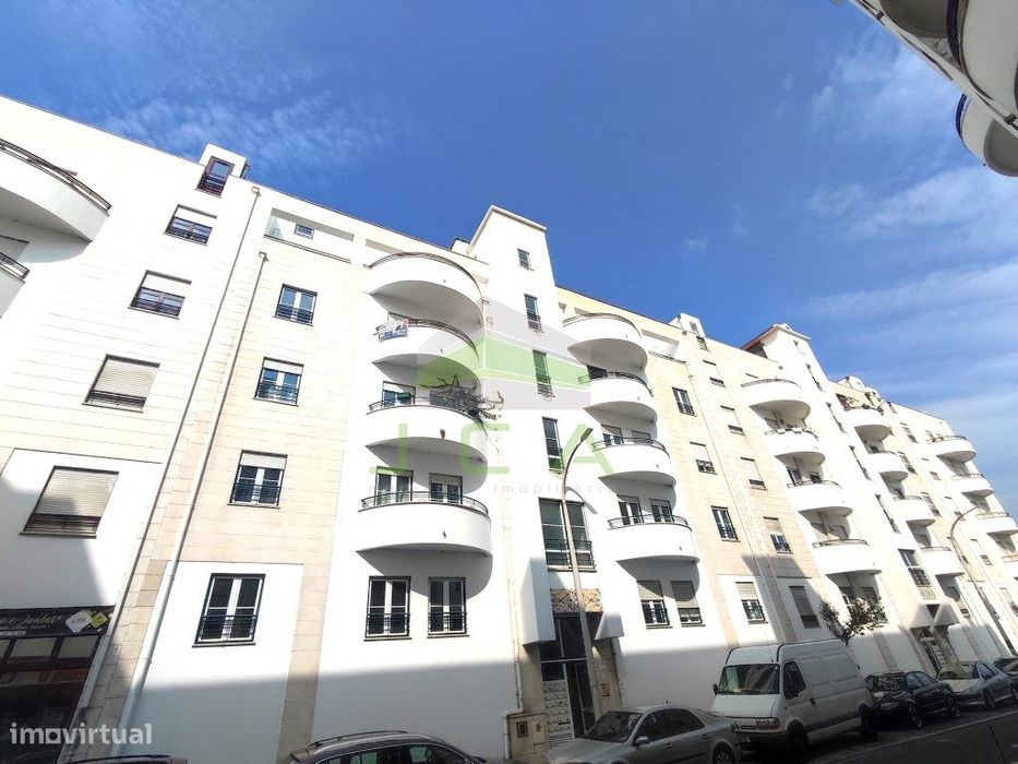 Apartamento T3 com garagem no centro de Leiria