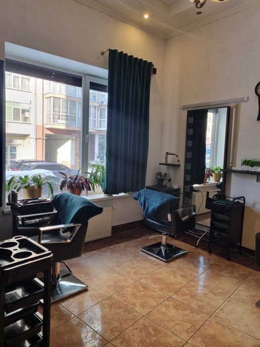 Оренда робочого місця для перукаря,колориста