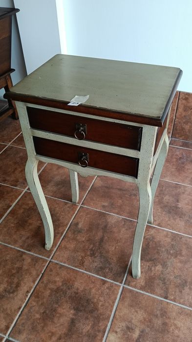 Elegante Mesa de Cabeceira Alta / Camiseiro Auxiliar em Estilo Clássico Shabby Chic