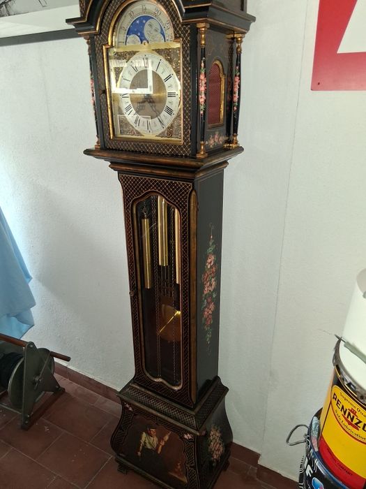 Relógio de pé pintado à mão