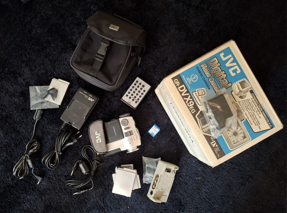 JVC GR-DVX9 MiniDV para Peças ou Restauro – Na Caixa com Acessórios
