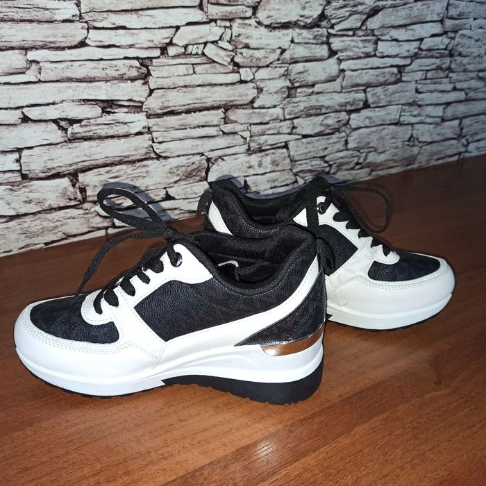 Sneakersy na koturnie r.36
