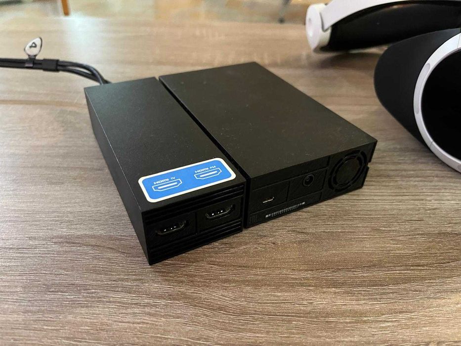 PS4 Pro 1 TB c/ caixa original + 2 comandos + Óculos PS4 VR