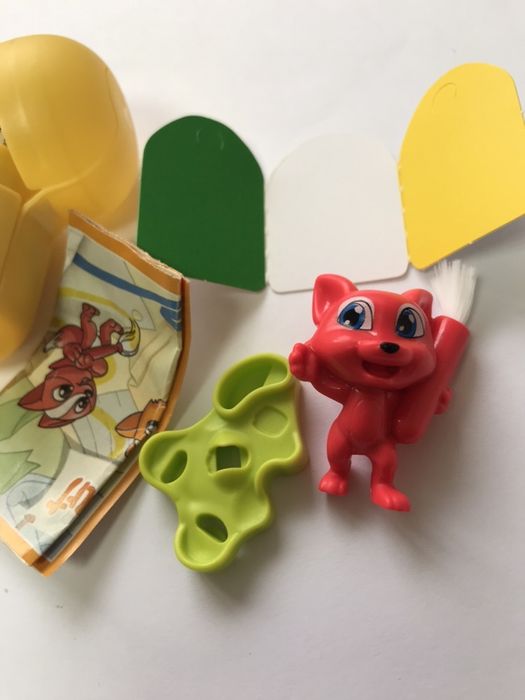 Игрушки-кисточки и карандаши из киндер сюрприз