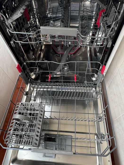 Vendo máquina de lavar loiça Whirlpool PowerClean