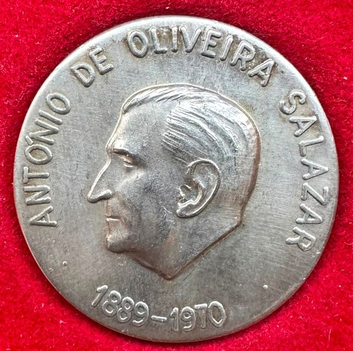 Medalha Dr.Oliveira Salazar PRATA 1970