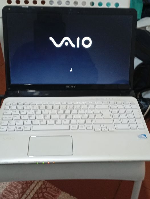 Portátil Sony Vaio Windows 11 pro e carregador