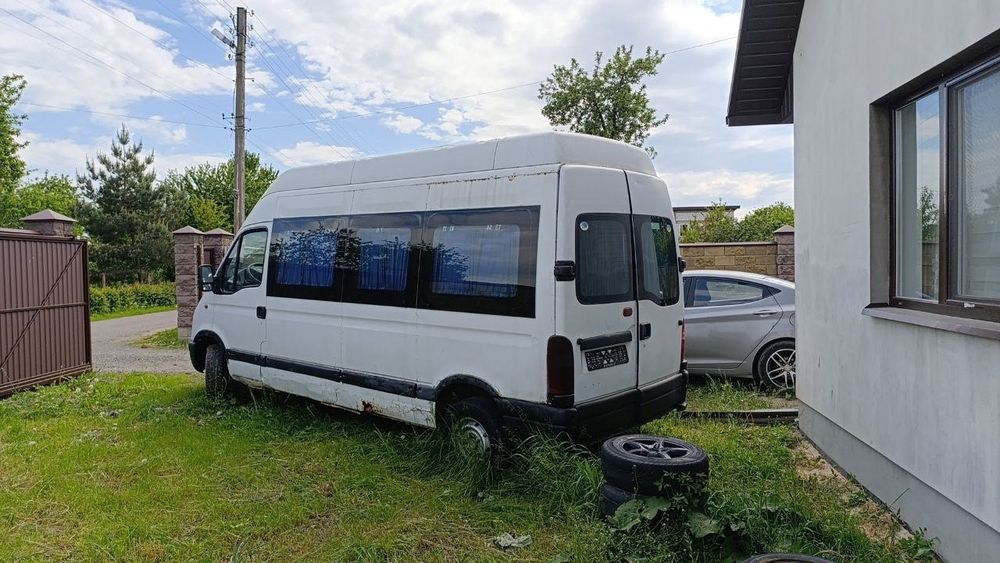 ТЕРМІНОВО Renault Master 19 місць автобус продам