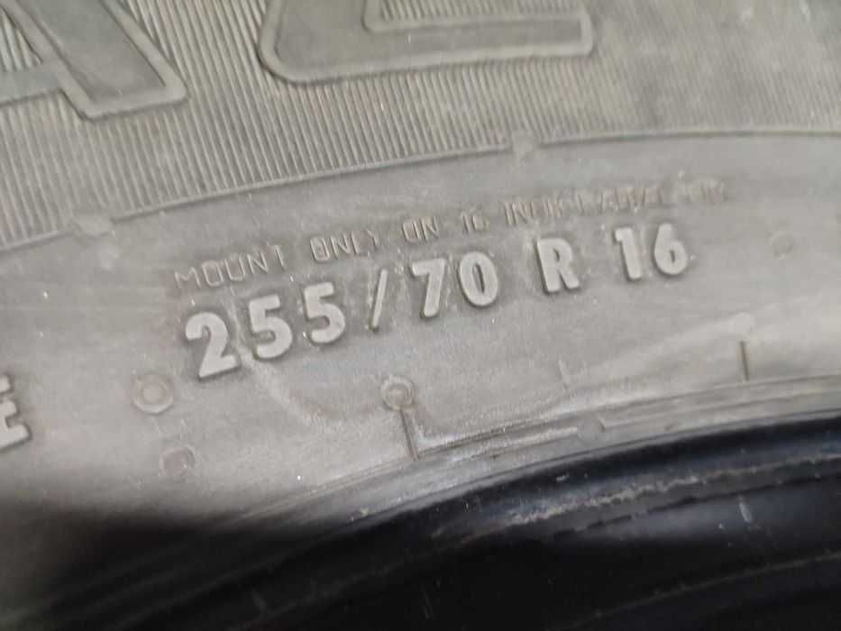Opony Continental 255 70 r16