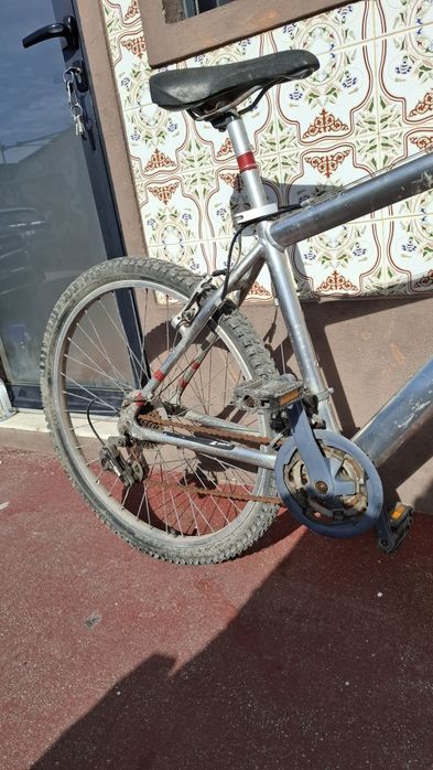 Bicicleta usada em bom estado