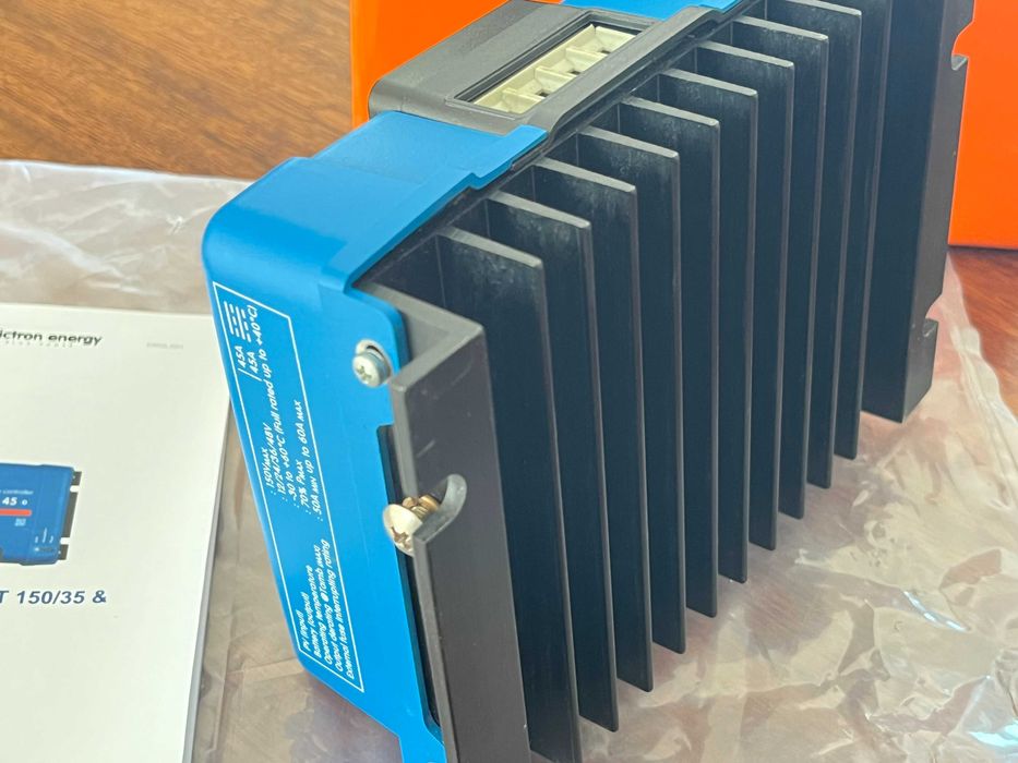 Regulador de Carga Solar Victron SmartSolar MPPT 150/45 — Impecável