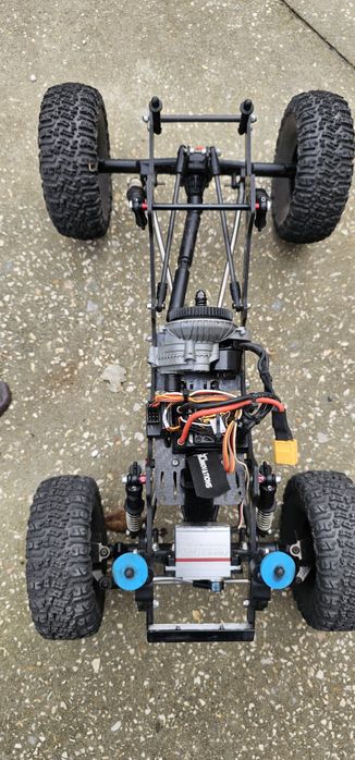 Axial Crawler Pscale