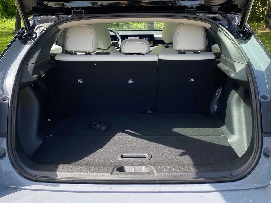 Nissan LEAF SL      2025