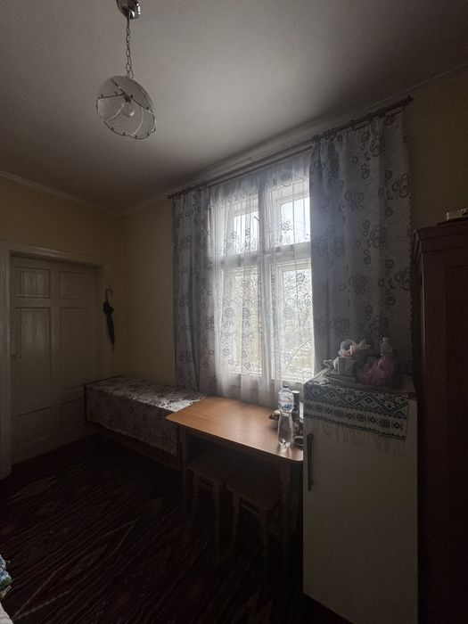 Будинок із землею  в місті