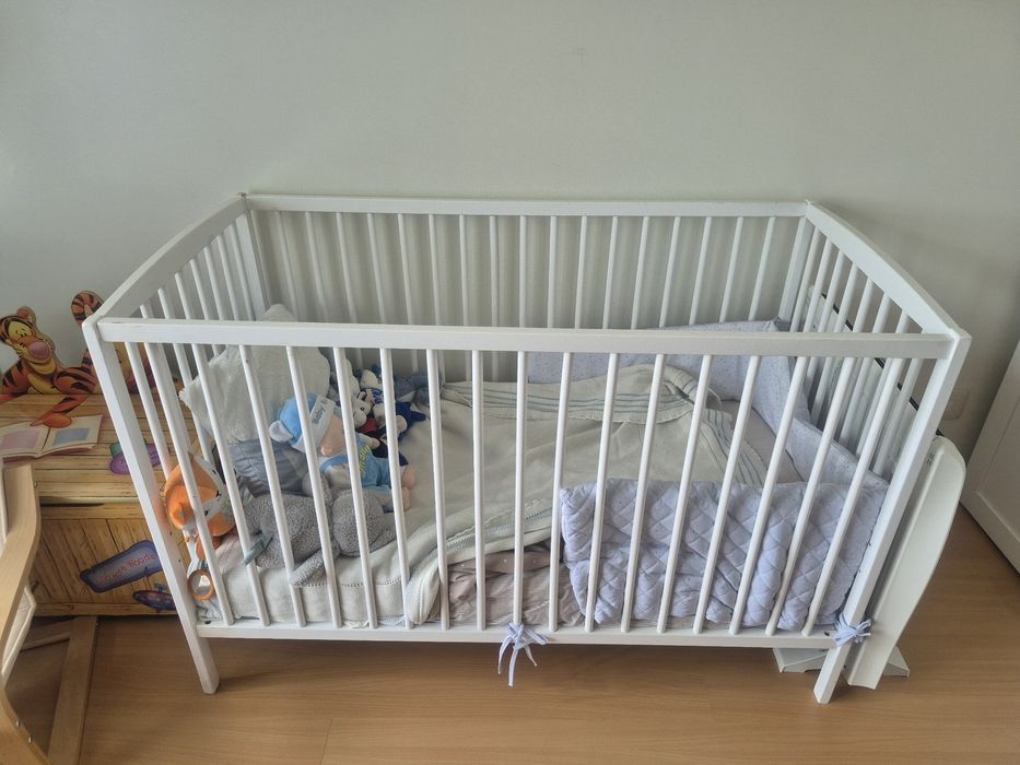 Cama de grades / Berço Madeira Branca + Colchão