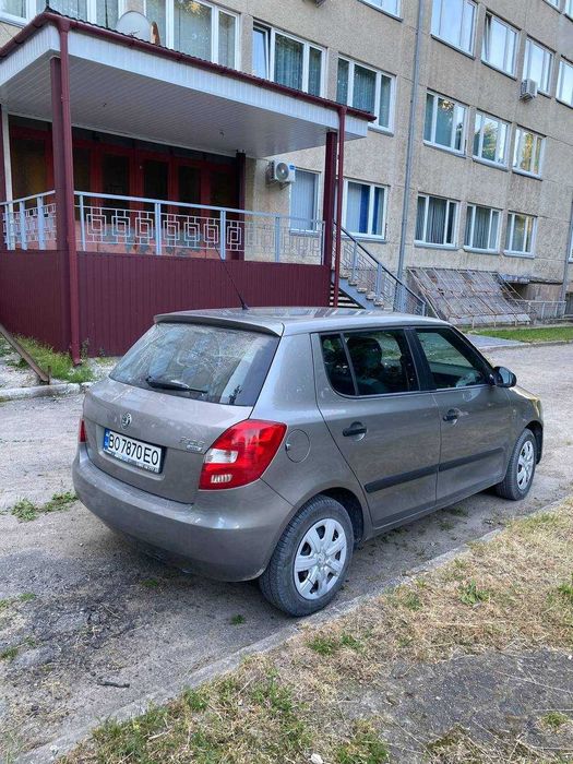 Оренда авто Skoda Fabia 470 грн, газ/бенз Шкода Фабія, таксі, доставка
