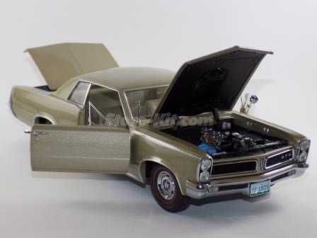 Pontiac GTO 1965 Capri Gold I Modelo em escala 1:18 Dourado