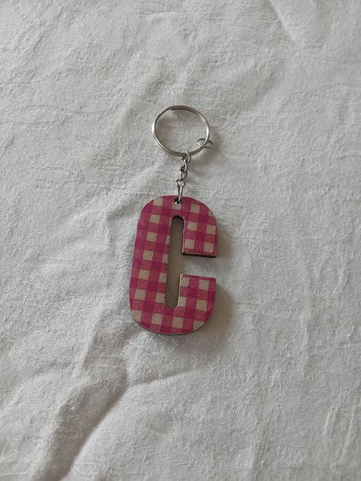 Porta chaves rosa letra C