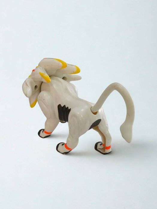 Boneco do pokemon Solgaleo