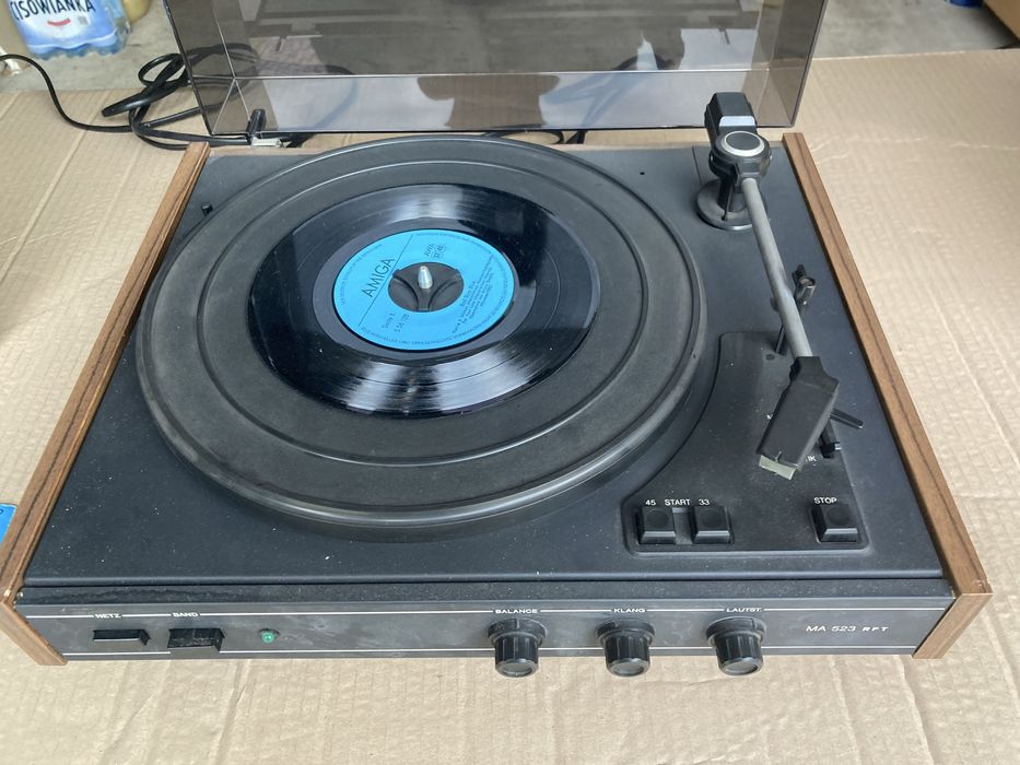 Gramofon RFT MA 523 z kolumnami. Automat