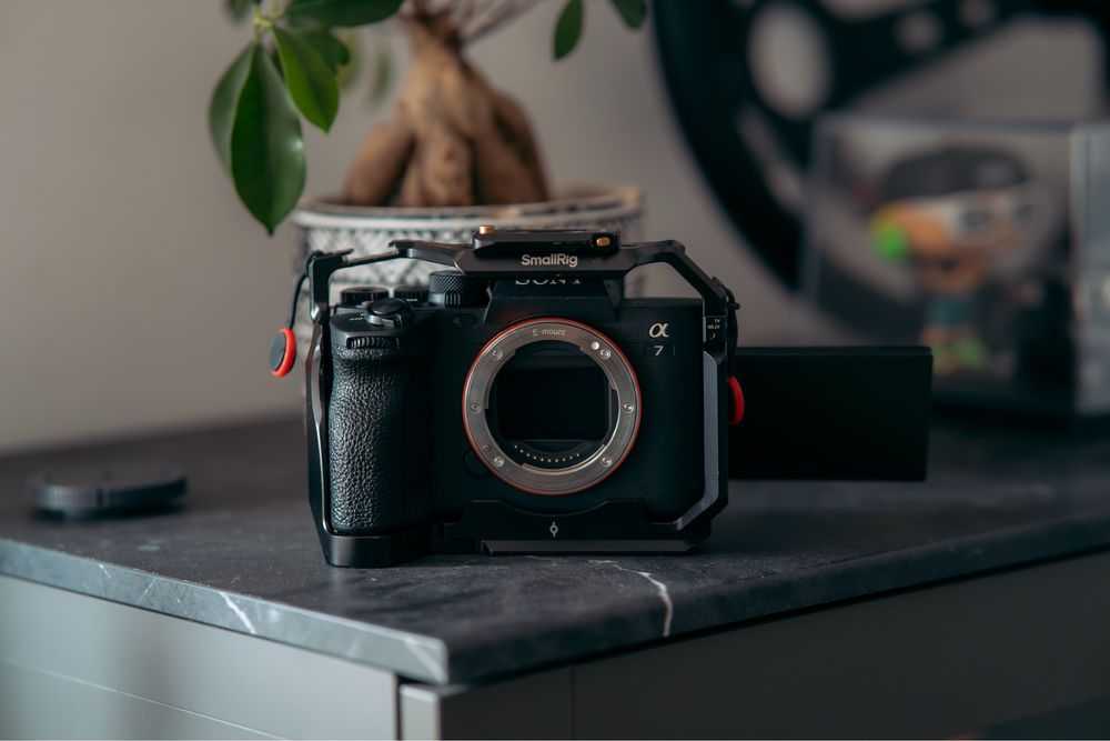 Sony a7IV + cage smallrig