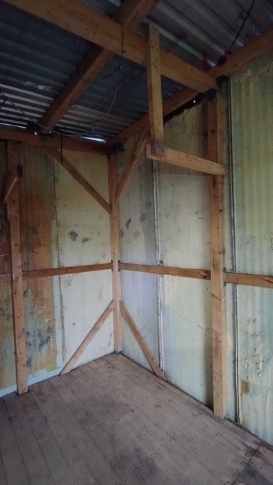 Solidny drewniany barak / składzik 18,7 m², 53 m³, 230/400 V
