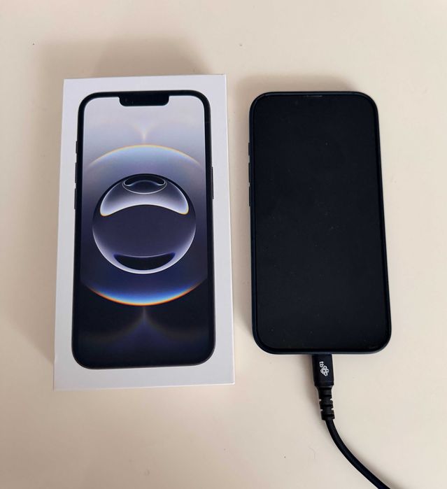 iPhone 16e, 256 GB, czarny, używany