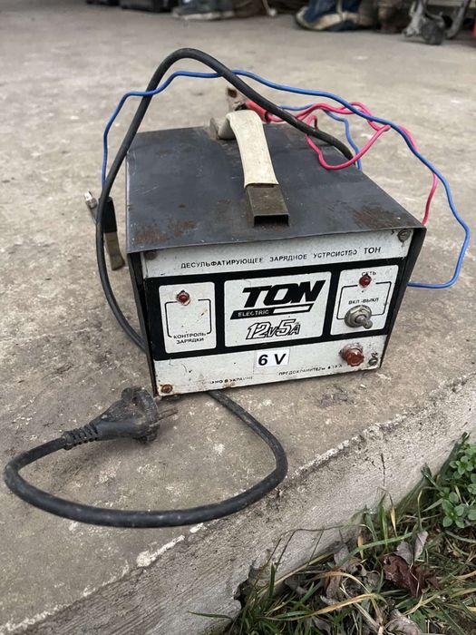 Зарядний пристрій АКБ акумуляторів 12 вольт Десульфатаційний. ТОН. TON