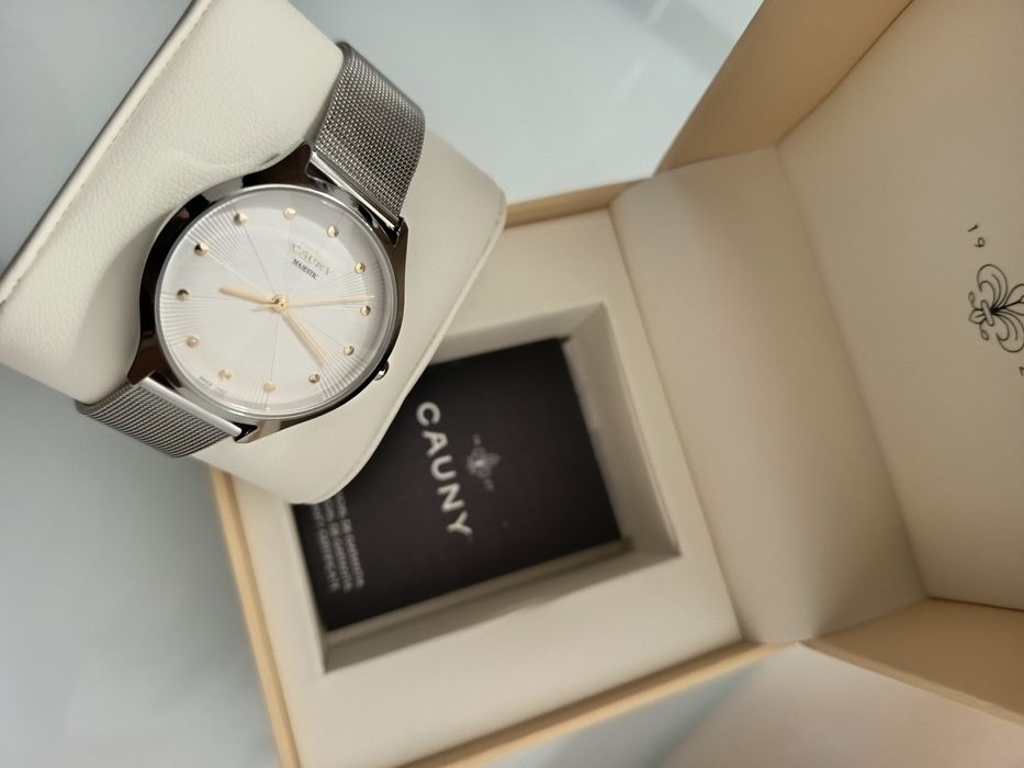 Relógio de Pulso - CAUNY
 Rigorosamente NOVO (Nunca usado)