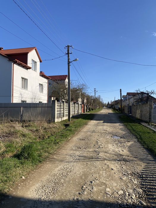 Земельна ділянка під житлову забудову у Брошнів-Осалі 8 сотих