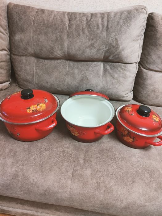 Продам набір кастрюль