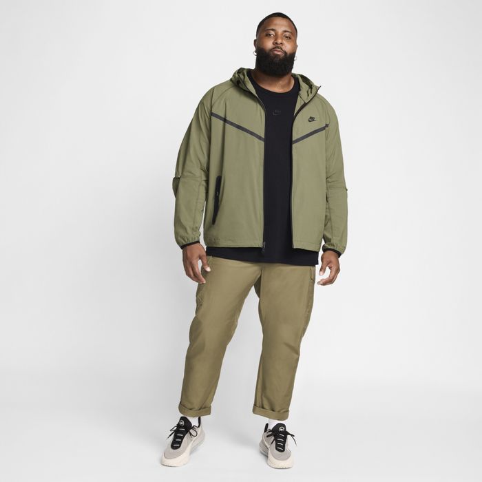 みちカーキベージュ1 Куртка NIKE TECH OLIVE оригінал HM7151-223: 2 300 грн. - Ветровки