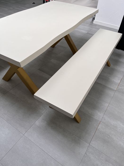 Mesa de Jantar com Bancos