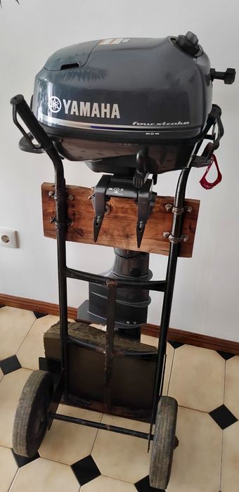 Barco madeira 4,90m com cabine + Yamaha 6HP 4T shaft longo  15 h uso