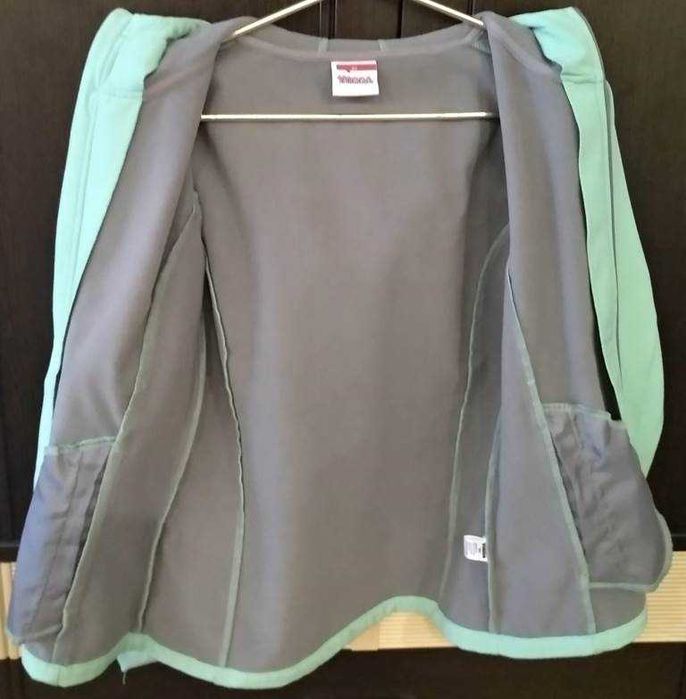 Ветровка на девочку