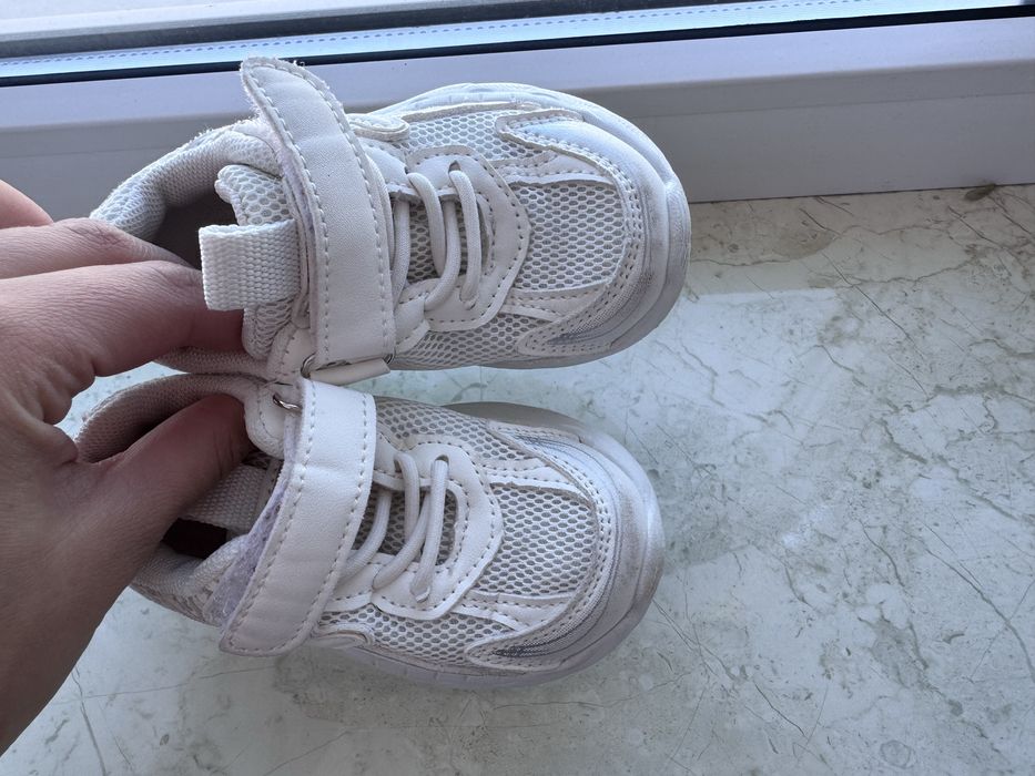 Кросівки для дівчинки