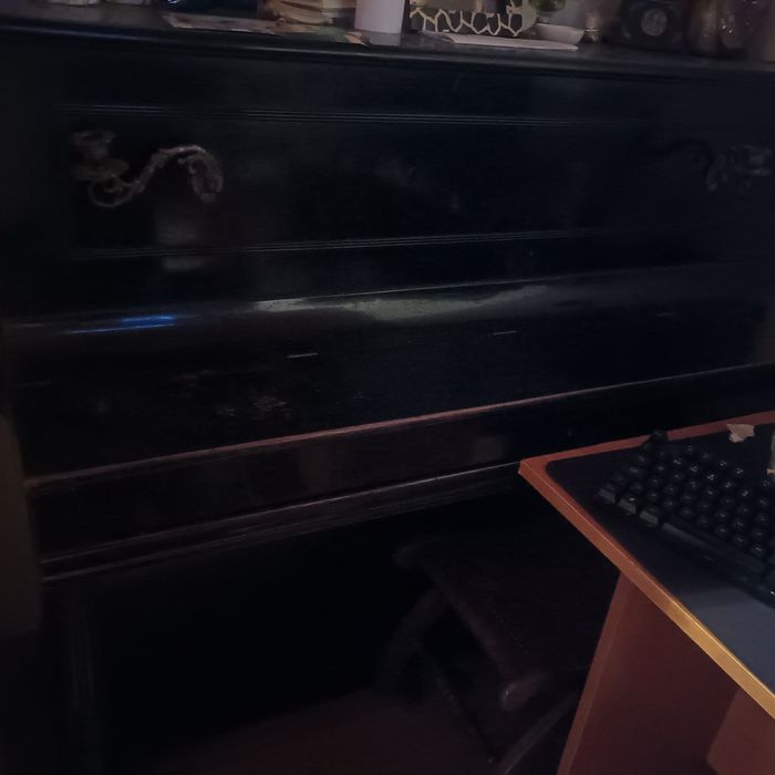 Piano Vertical Antigo