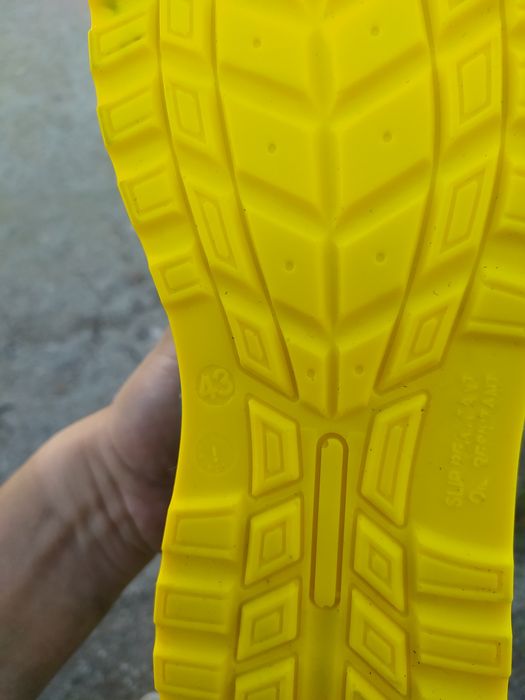 Sprzedam buty robocze 43 wzmacniane
