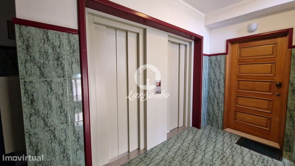 Apartamento T1 Condomínio Fechado com piscina  a 200m da praia da P...