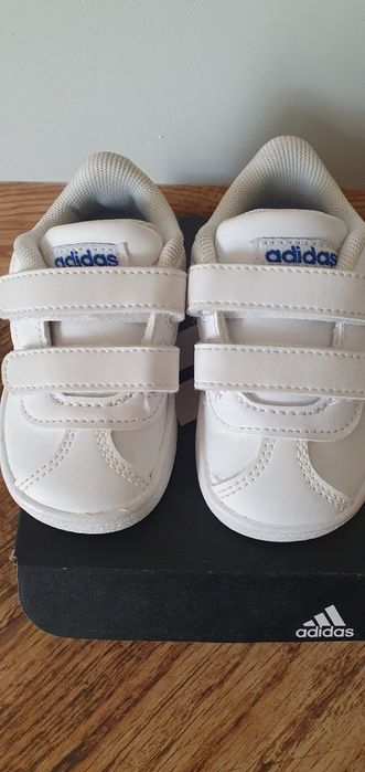 Buty dziecięce Adidas r 19