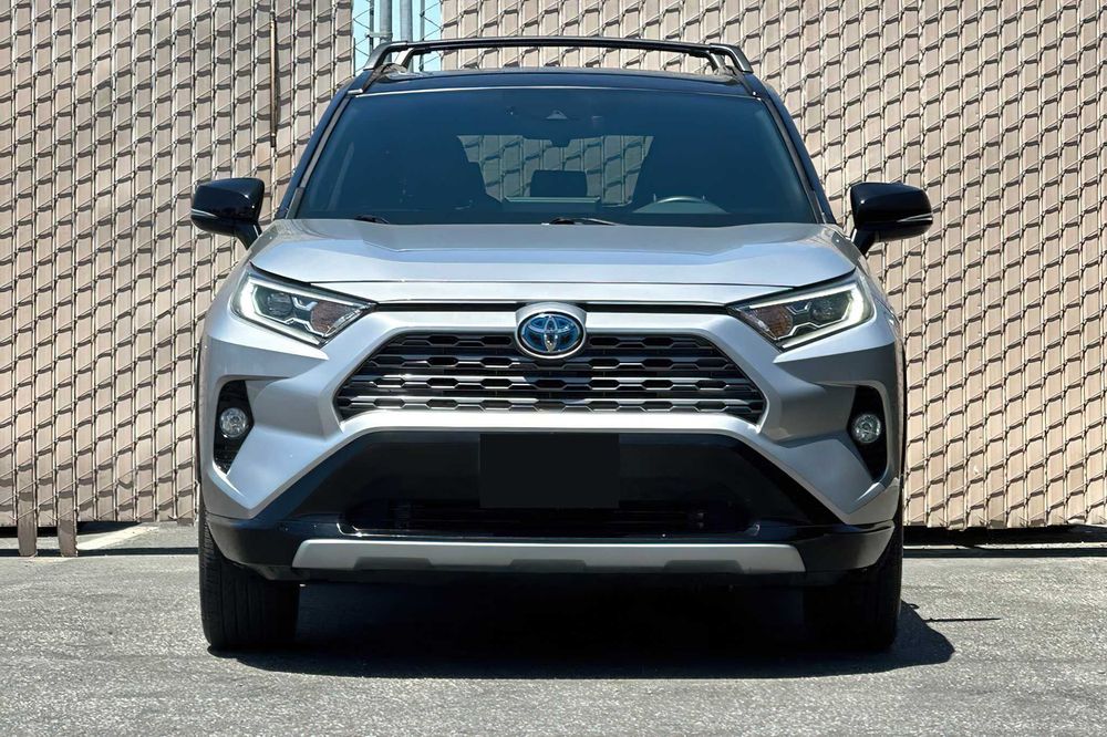 Toyota RAV4 XSE 2021 зі США, від $11 891 — доставка й розмитнення під ключ