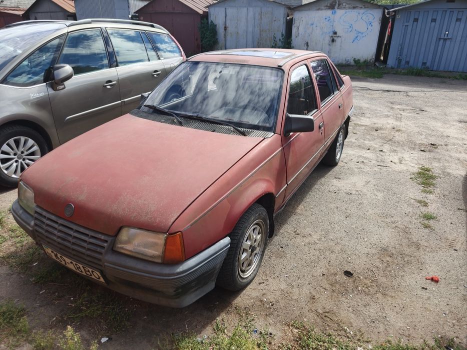 Автомобіль Опель кадет .Дешево.