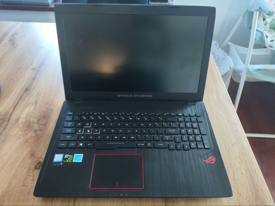 ASUS ROG GL553VD 17.3" – i5 / GTX 1050