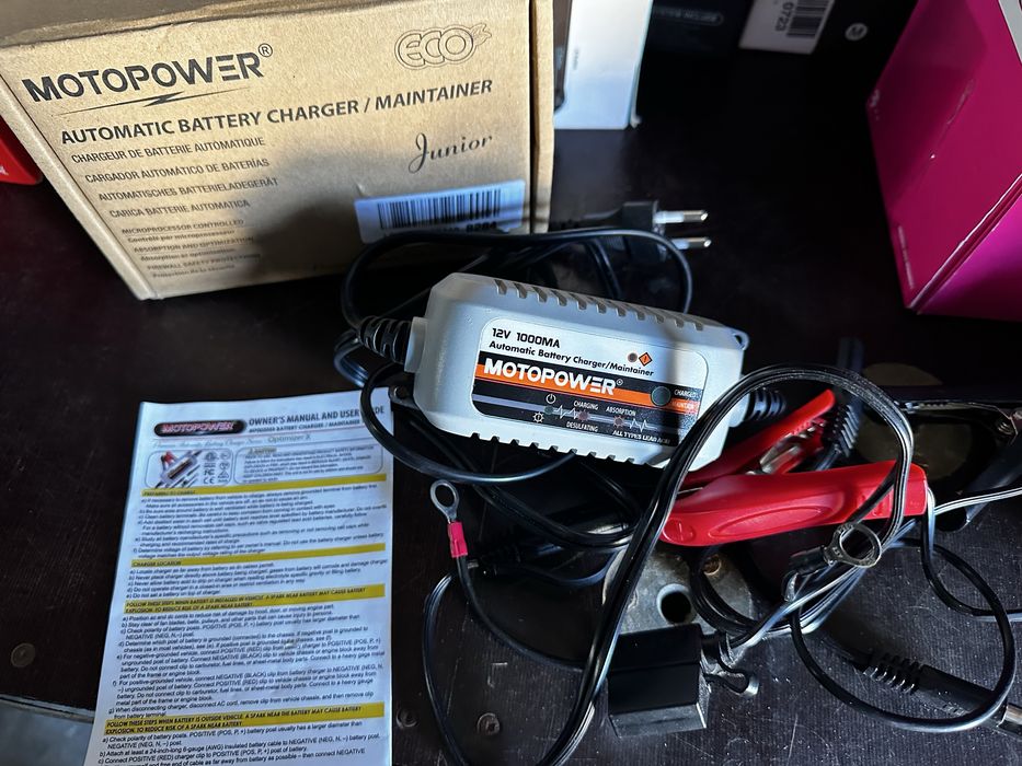 MOTOPOWER MP00205B 12 В 1000 мА автоматичний зарядний пристрій