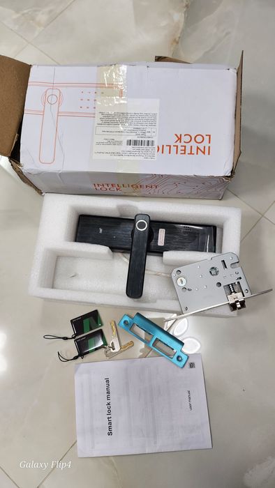 Дверний смарт замок біометричний Action Tuya X1 / Не увесь комплект