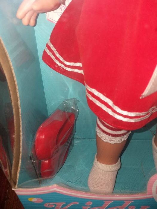 Boneca Nova Em Caixa