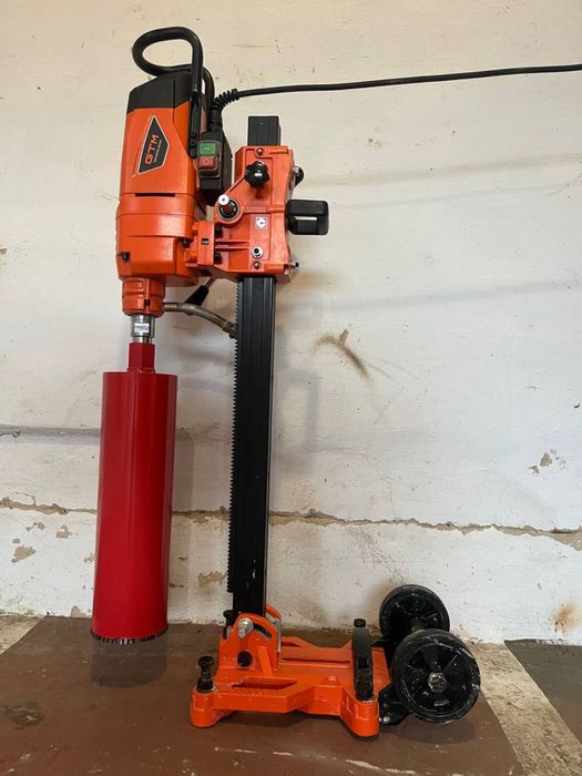 Алмазне сверління отворів