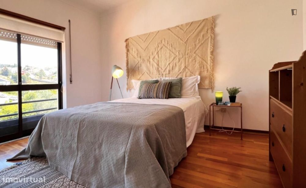 Quarto - localizado em Casal do Bispo Coimbra